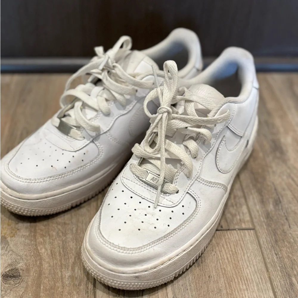 Nike Air Force 1 White Low Sneakers Size 7Y
